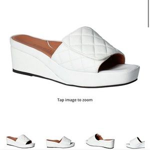 L'Amour Des Pieds
Jehanna Quilted Leather Platform Wedge Sandals